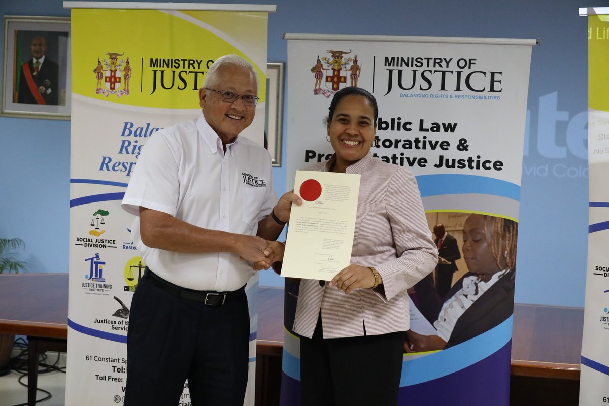 mojofficialjm's tweet image. Eight additional Notaries Public were commissioned on the grounds of The Ministry of Justice on Friday, July 25, 2025. This new addition brings the total number of Notaries Public on the island to 126.

Here are some highlights.

#firstclassjusticesystem #accesstojustice