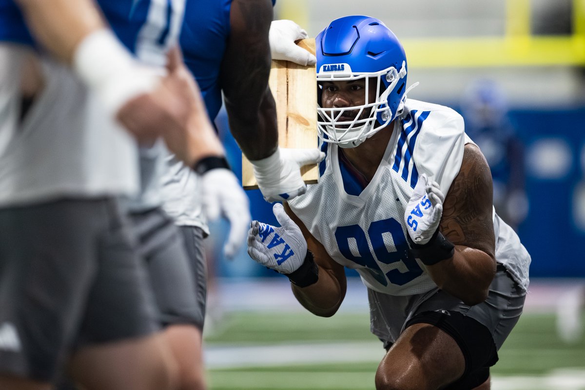 Kansas Football (@ku_football) on Twitter photo Chasing better. ๐
#RockChalk x Country Financial Chasing better. ๐
#RockChalk x Country Financial