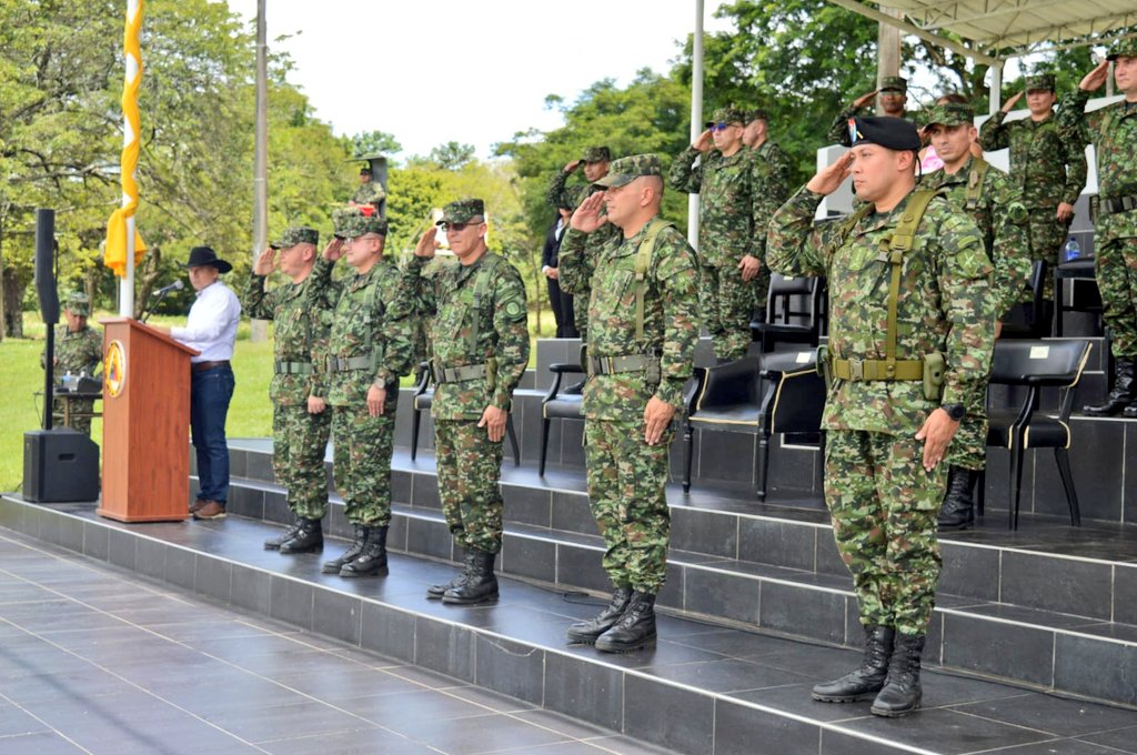 Ejercito_Div8's tweet image. #AEstaHora | En el campo de paradas del Grupo de Caballería Liviano N°16 "Guías del Casanare", se llevó a cabo la ceremonia en conmemoración de los 206 años del arma de Caballería, está importante ceremonia estuvo presidida por el señor Mayor General Alonso, comandante de la…