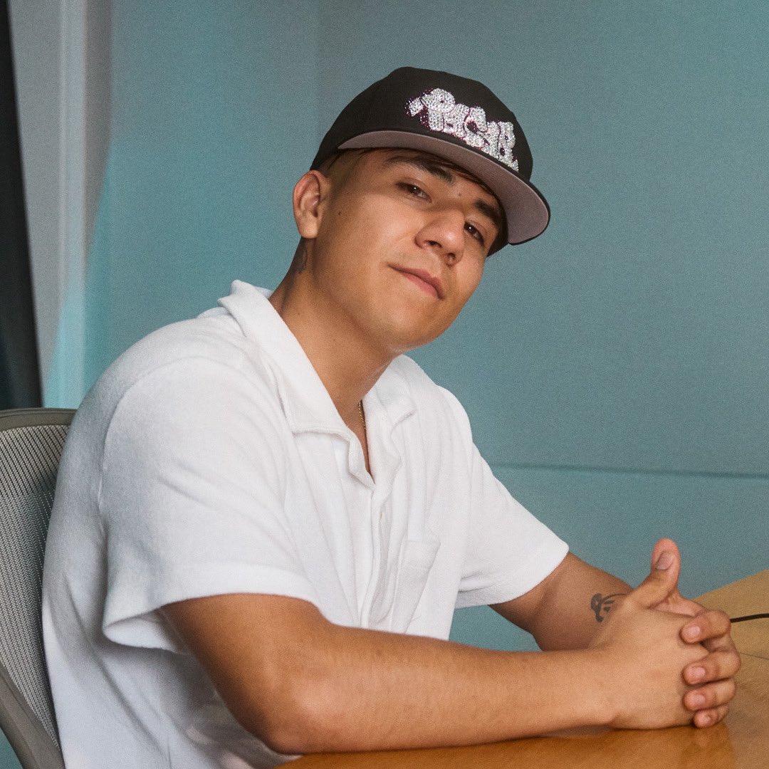 Falta sólo una semana para escuchar el nuevo álbum de Chino Pacas, "CRISTIAN". No te pierdas los detalles con Evelyn Sicairos en #LaOficial Radio. 
apple.co/ChinoPacasIV