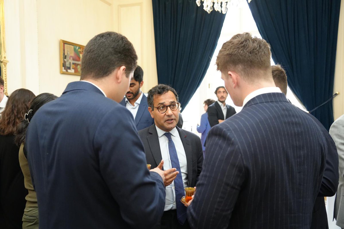 BahrainEmbUK's tweet image. The embassy hosted a reception marking the @ukmenanetwork ‘s first anniversary. A significant milestone in deepening ties and fostering lasting partnerships across UK universities and MENA region. #UK #MENA