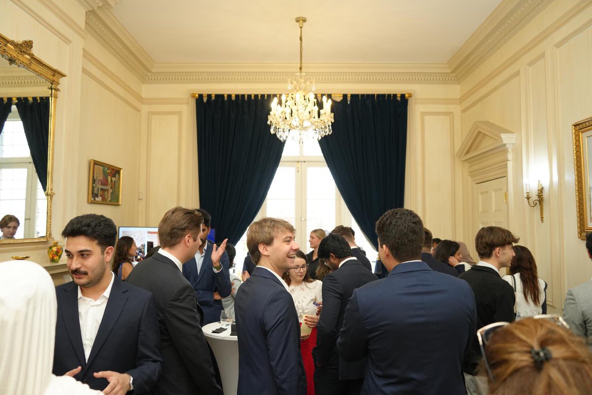 BahrainEmbUK's tweet image. The embassy hosted a reception marking the @ukmenanetwork ‘s first anniversary. A significant milestone in deepening ties and fostering lasting partnerships across UK universities and MENA region. #UK #MENA