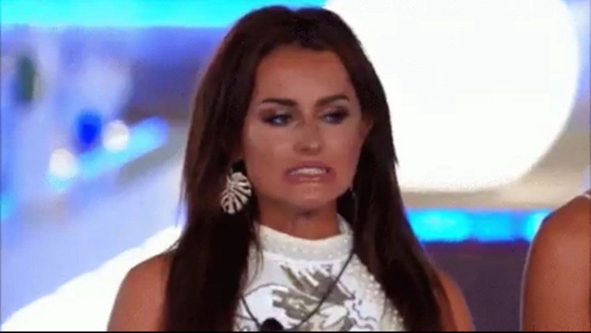 mytypeonpaper's tweet image. Even Dejon couldn’t back his best mate Harry #loveisland