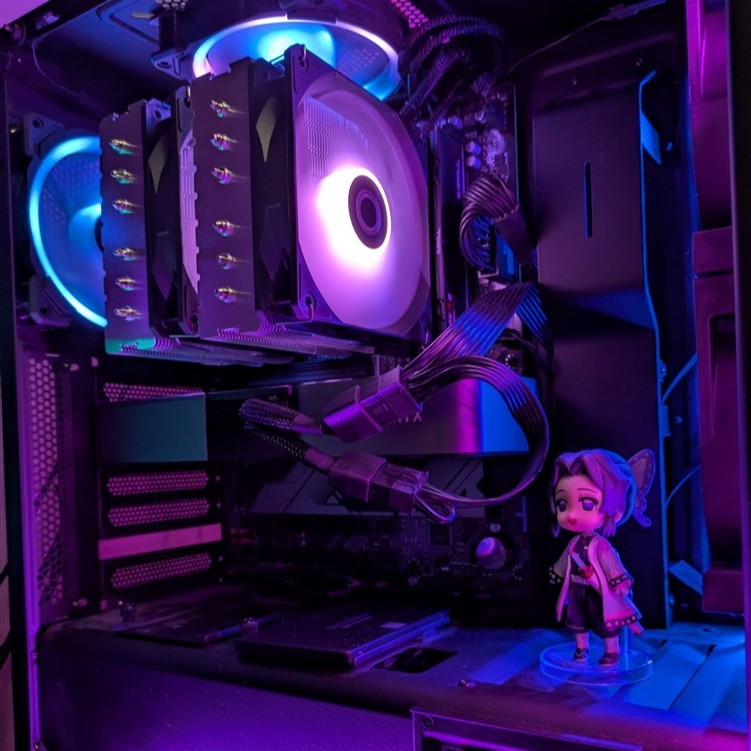 microcenter's tweet image. This week&apos;s #BuildoftheWeek has an incredible color combo and just got an upgrade 👀 Check it our on Micro Center News: micro.center/21c133