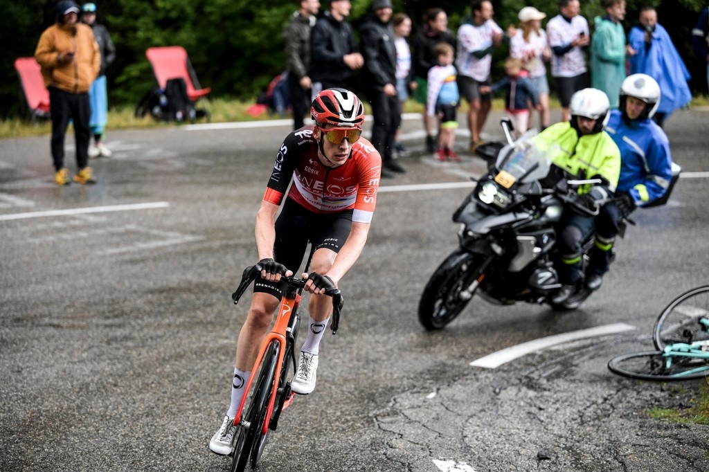 rouleur's tweet image. ‘They're just kids, they're here to race their bikes’ - Fun and enjoyment the secrets behind Arensman’s Tour wins
The Dutchman claimed his second win at this Tour de France, beating Tadej Pogačar and Jonas Vingegaard to La Plagne summit finish
Read more: l8r.it/7uvy
