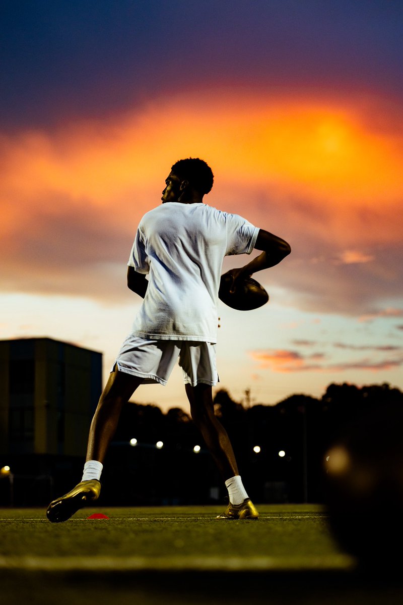 QB_Doctor's tweet image. FRIDAY NIGHT LIGHTS 🌑💫