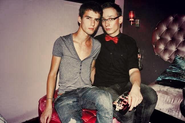 JaniczakG's tweet image. Ta funkcja wspomnień na @facebook jest niezastąpiona
Rok 2013 i ja i Jej Perfekcyjność i klub queer ❤️
brakuje 😢