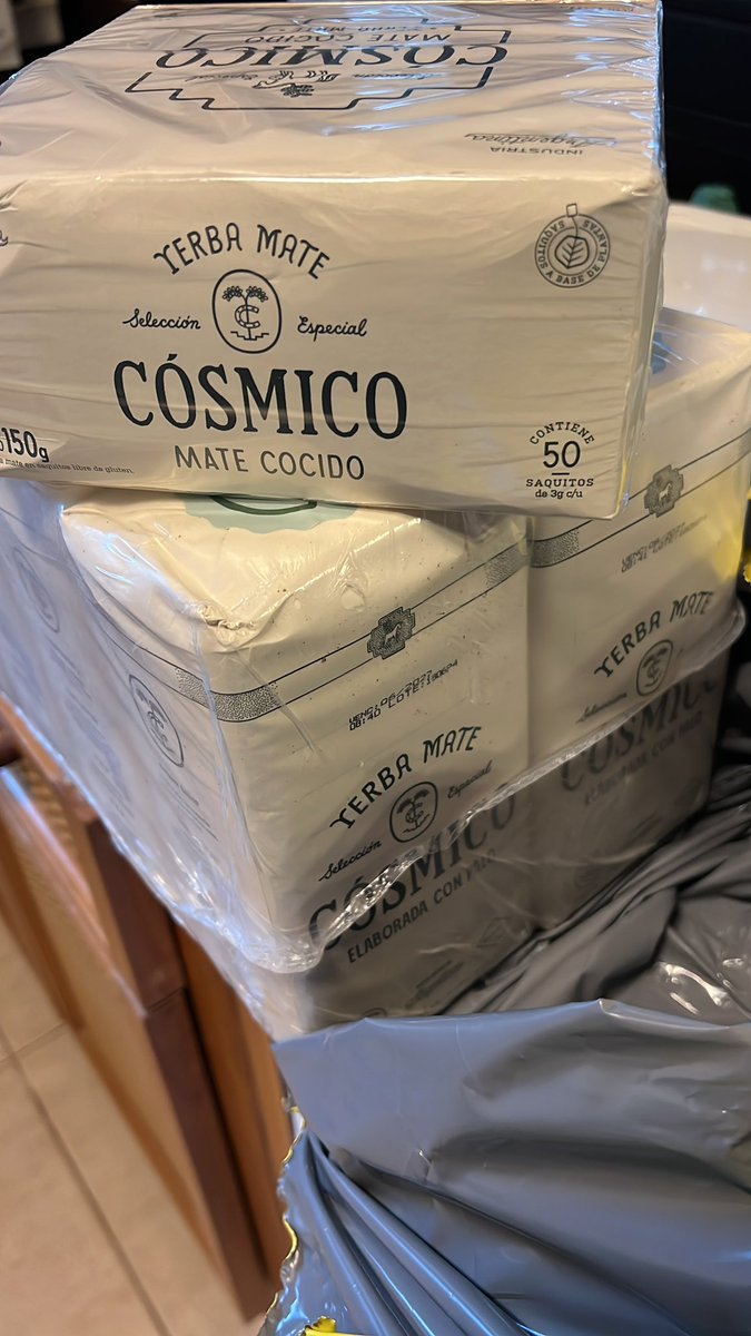 A bancar estos cracks <a href="/samtrottierr/">Samantha Trottier</a> <a href="/Hernanreg/">Hernan Regiardo</a> <a href="/YerbaCosmico/">Cósmico Yerba Mate</a>