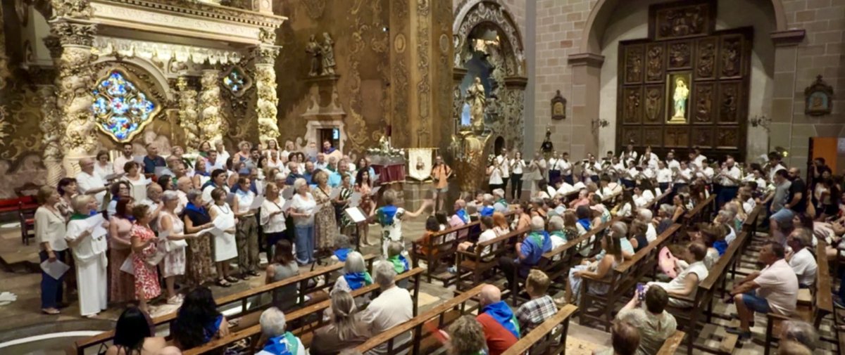 Avui he tingut l’honor de tornar a dirigir els goigs de la nostra patrona, Santa Anna! 😍😇