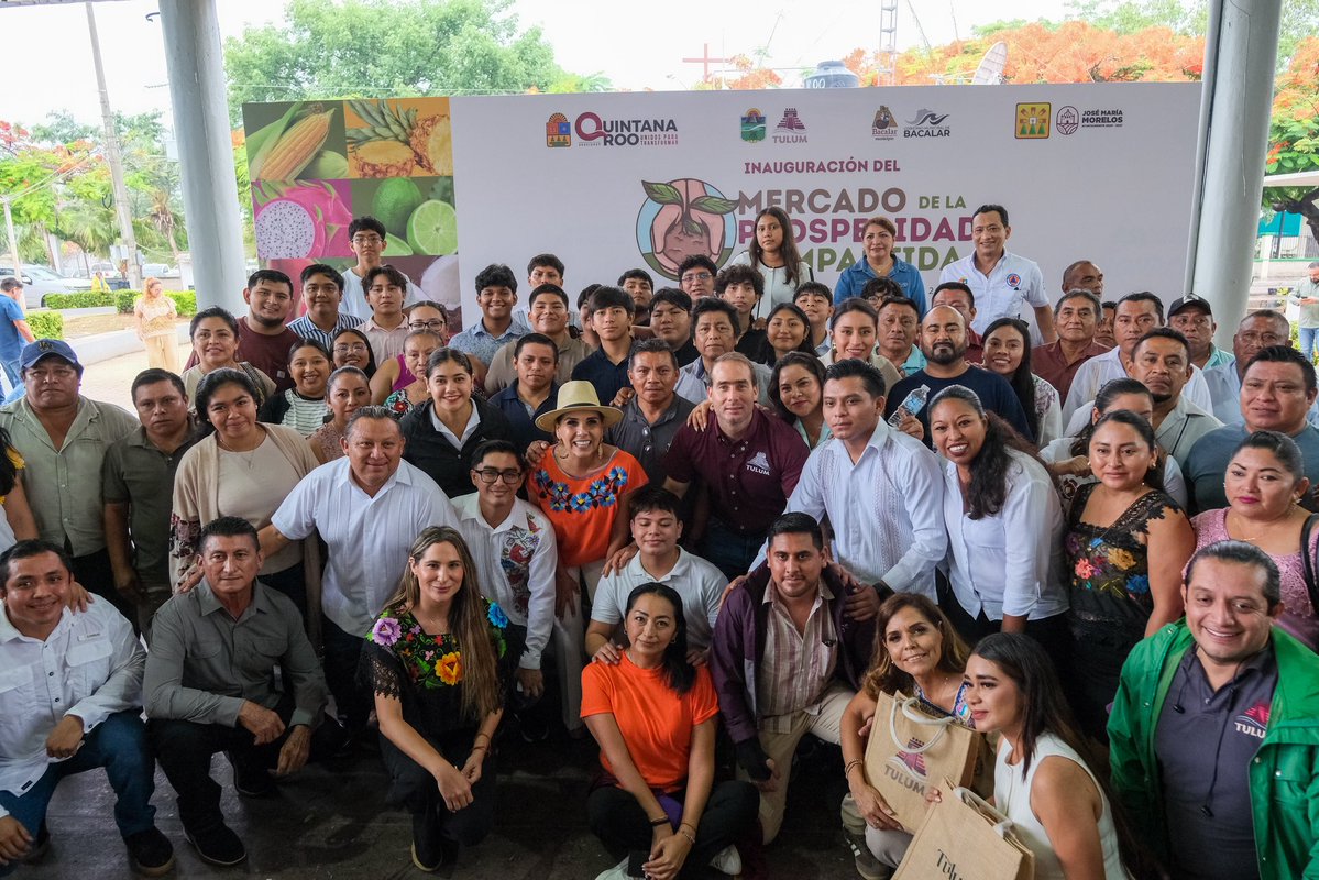 MaraLezama's tweet image. 🎉 Inauguramos el Mercado de la Prosperidad Compartida para fortalecer la economía local de productoras, productores, artesanas y artesanos de la zona maya. 🤲🏽🛍️
Con el respaldo de los municipios de Tulum, Bacalar y José María Morelos, este mercado impulsa el trabajo del campo y…