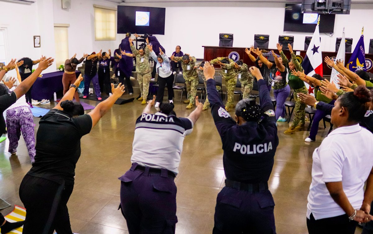 aeronavalpanama's tweet image. Personal de la Oficina de Equidad de Género y Equiparación de Oportunidades (#OEGEO) del @MinSegPma, impartió capacitación a las delegaciones femeninas de los estamentos de seguridad, conmemorando el Día Internacional de la Mujer Afrodescendiente👩🏿🦱🟣en el auditorio #Aeronaval.