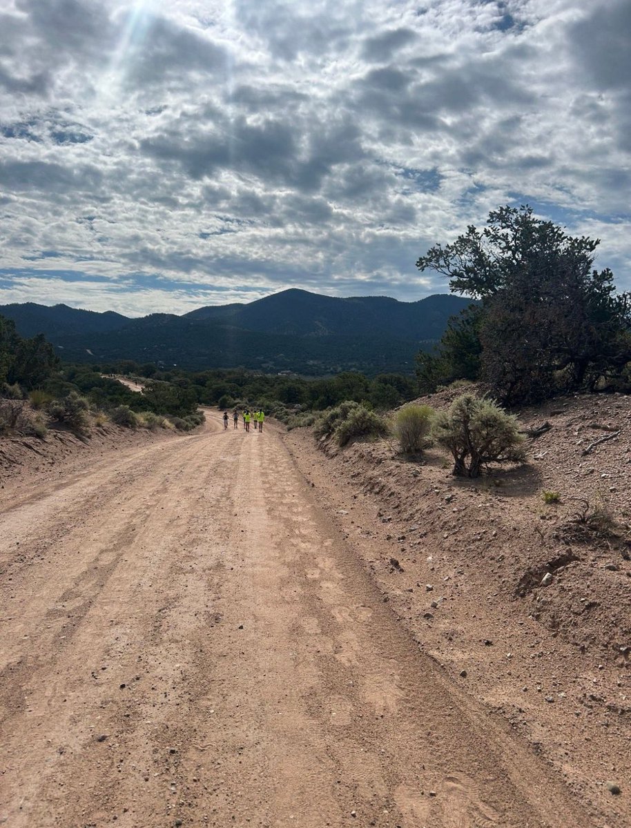 northpointxctf's tweet image. Two of our captains got in some serious altitude training at one of the most historic NCAA D2 programs in the country: Adams State in Alamosa, CO! Great job at their XC Camp, Ella and Charley 🏔️ 😎 🔥 #CHIPS #RunLikeAGrizzly