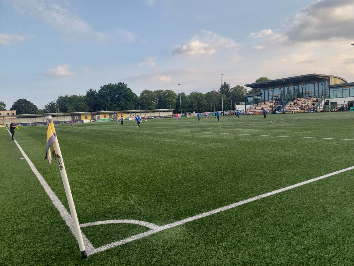 sblack83's tweet image. Match 01 of 2025/26:
🔴⚪️ LANGLEY 2️⃣
Alizaie (47), Berry (90+1)
🔵⚫️ LONDON SAMURAI ROVERS 4️⃣
Mendes (8), Jitsukawa (25), Gilmartin (40), Yunome (90+3)
🏆 Combined Counties Division One
🏟 Arbour Park
🎟 £7
📖 🆓️
👥️️ 103
@ComCoFL @LangleyFC_ @Samurairovers