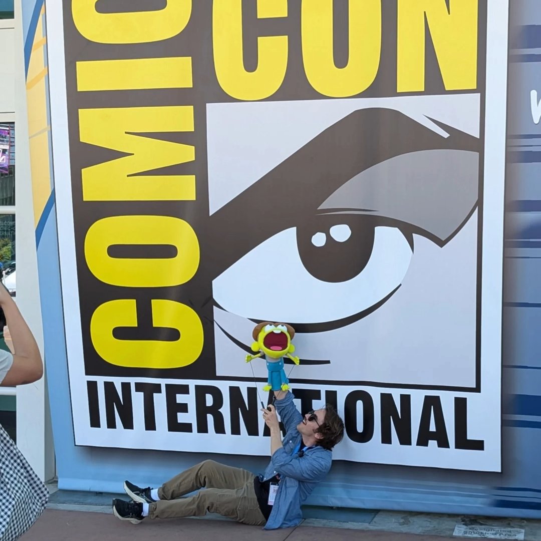 Big City Greens With No Context (@bcg_nocontext) on Twitter photo The chaotic boy is causing chaos at <a href="/Comic_Con/">Comic-Con International</a> during the <a href="/toddlandstore/">toddland #stayrad®</a> booth.... OH DEAR
"BIG CITY GREENS" meet and greet TOMORROW at 10:00AM PT- 12:00PM PT, don't tell Bill that we told you
#BigCityGreens #DisneyChannelAtSDCC The chaotic boy is causing chaos at <a href="/Comic_Con/">Comic-Con International</a> during the <a href="/toddlandstore/">toddland #stayrad®</a> booth.... OH DEAR
"BIG CITY GREENS" meet and greet TOMORROW at 10:00AM PT- 12:00PM PT, don't tell Bill that we told you
#BigCityGreens #DisneyChannelAtSDCC
