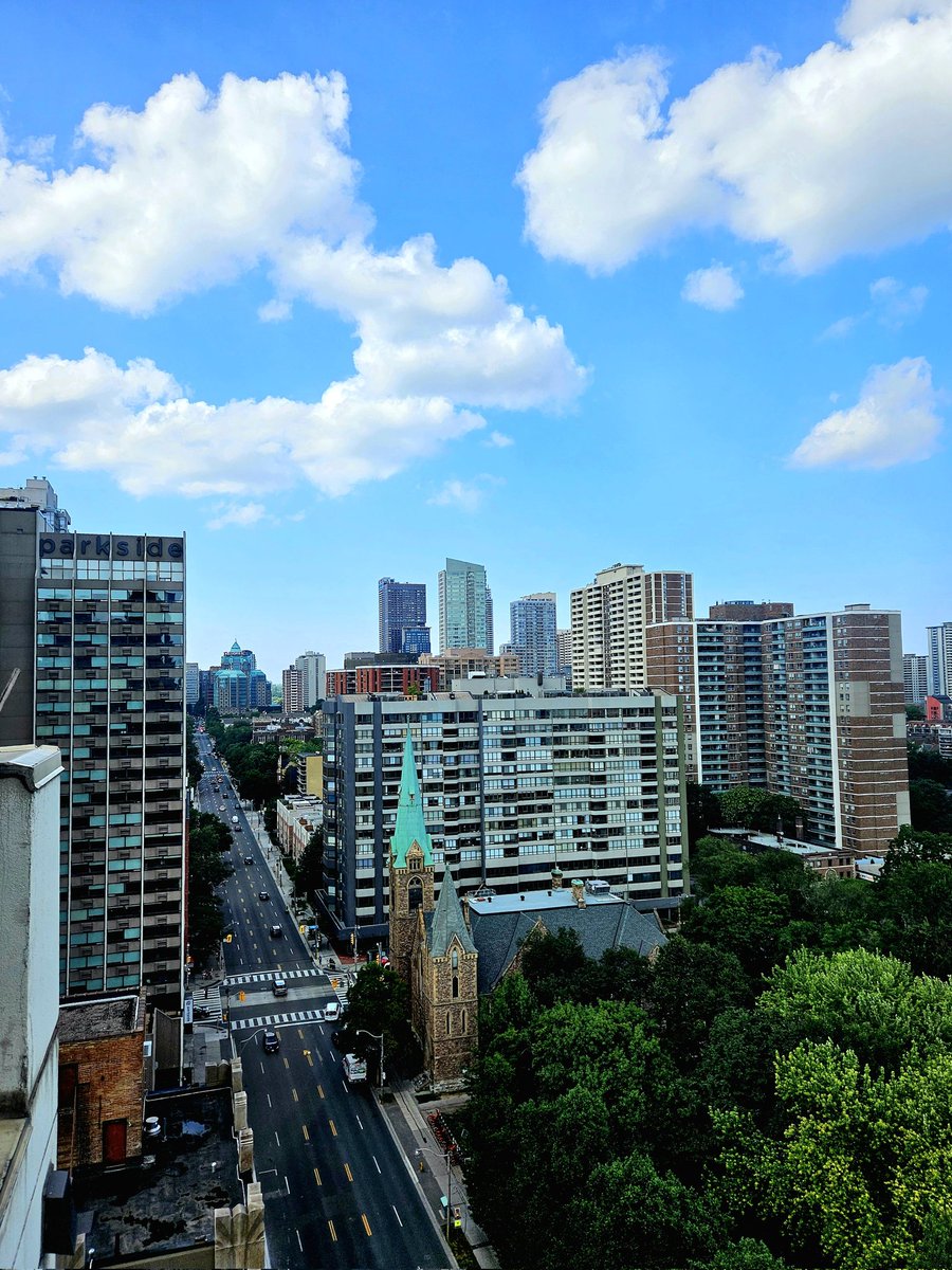 🇨🇦🍁🇺🇲💙☺️Hello from downtown Toronto! 
Blue skies? Blue Jays? Yup! #letsgobluejays😁🤭⚾️
How was your day? You can tell me! I had salad!
Please send help! 🥗😅