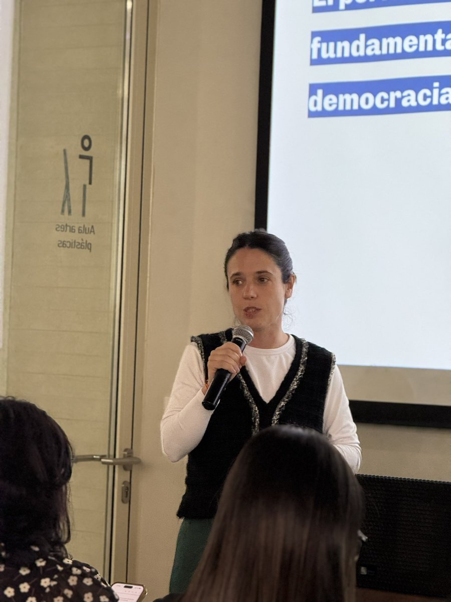 Fundación Gabo (@fundaciongabo) on Twitter photo <a href="/NaimidC/">Naimid Cirelli ⭐⭐⭐</a> <a href="/sembramedia/">SembraMedia</a> ¿Cómo sabemos que nuestro trabajo sirve si en realidad no conocemos el impacto? Pueden comenzar midiendo insumos, productos, actividades del medio y todo lo que puedan controlar: <a href="/Mariu_Alvarez/">Maria Eugenia Alvarez</a> de <a href="/sembramedia/">SembraMedia</a> en el #FestivalGabo <a href="/NaimidC/">Naimid Cirelli ⭐⭐⭐</a> <a href="/sembramedia/">SembraMedia</a> ¿Cómo sabemos que nuestro trabajo sirve si en realidad no conocemos el impacto? Pueden comenzar midiendo insumos, productos, actividades del medio y todo lo que puedan controlar: <a href="/Mariu_Alvarez/">Maria Eugenia Alvarez</a> de <a href="/sembramedia/">SembraMedia</a> en el #FestivalGabo