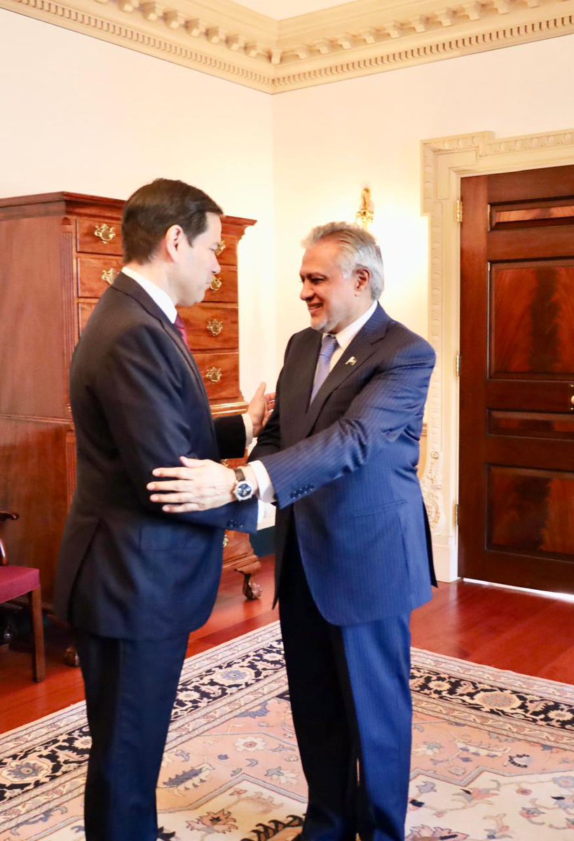 ForeignOfficePk's tweet image. The Deputy Prime Minister/Foreign Minister, Senator Mohammad Ishaq Dar @MIshaqDar50, met with the U.S. Secretary of State, Marco Rubio @SecRubio, today in Washington D.C.
The two sides acknowledged the positive trajectory of the Pak-U.S. bilateral relations. They discussed and…