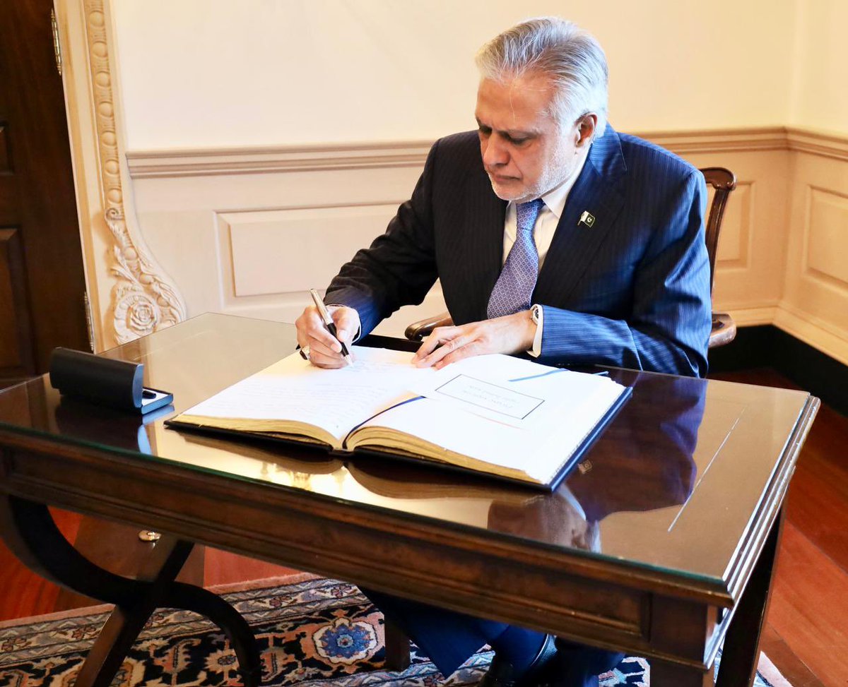 ForeignOfficePk's tweet image. The Deputy Prime Minister/Foreign Minister, Senator Mohammad Ishaq Dar @MIshaqDar50, met with the U.S. Secretary of State, Marco Rubio @SecRubio, today in Washington D.C.
The two sides acknowledged the positive trajectory of the Pak-U.S. bilateral relations. They discussed and…