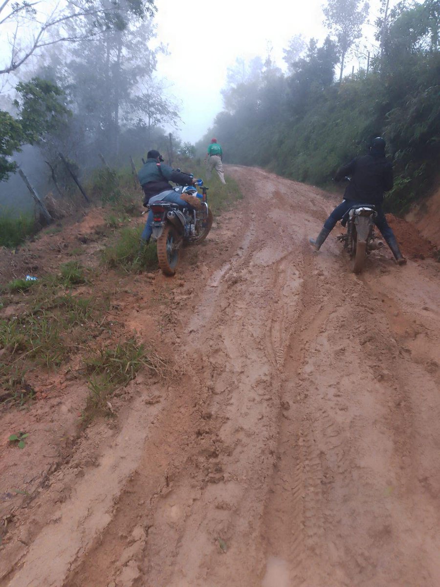 laminuta's tweet image. #Chimalapas A través de un documento público, la asamblea comunal de La Libertad, comunidad indígena que pertenece a Santa María Chimalapa, exige ayuda para la rehabilitación de su único camino, pues están incomunicados desde hace medio año.
educaoaxaca.org/la-libertad-co…