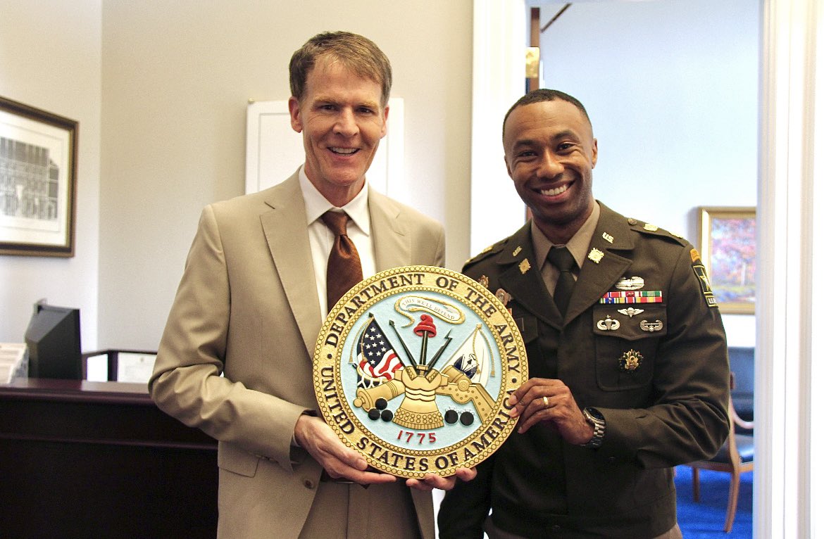 RepShreve's tweet image. Our Washington office was presented with the U.S. Army seal by Major David Prewitt. He’s an officer from the 82nd Airborne Division down in Fort Bragg, NC. We'll proudly display the Army’s seal in our Capitol Hill office, as a tribute to the oldest and largest branch of our Armed…