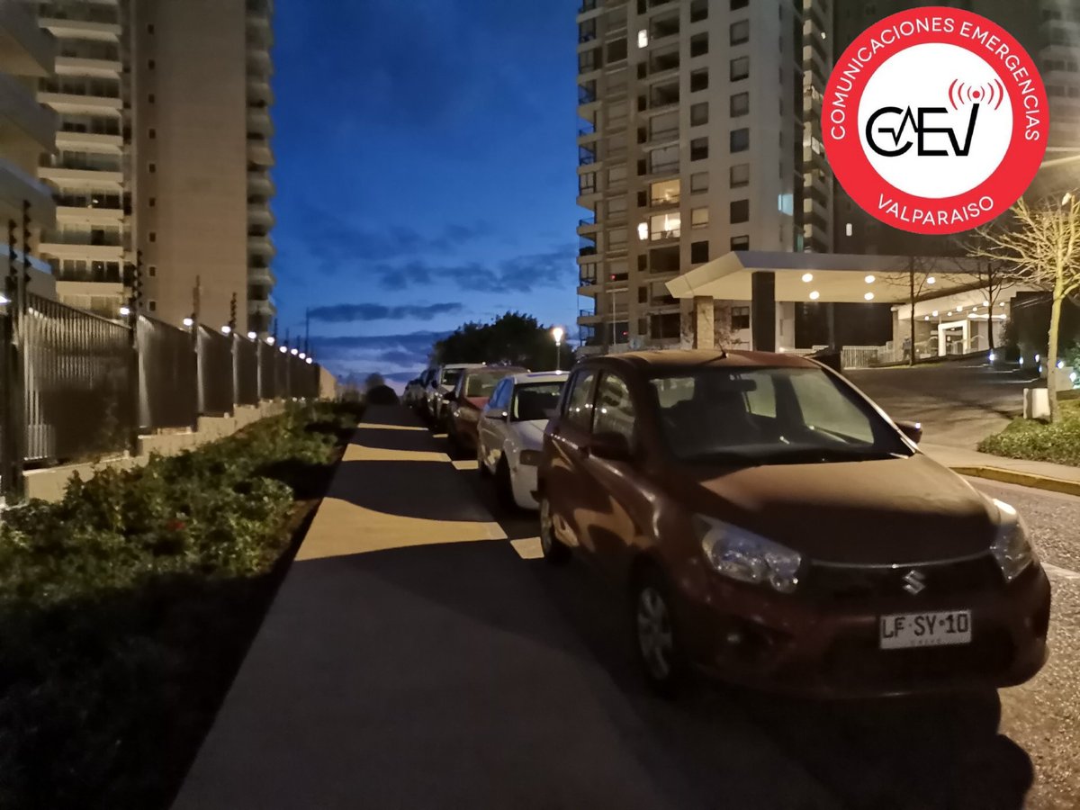 Com.Emergencias.Valp (@cevalparaiso) on Twitter photo #ConCon Un vehículo diario con sus vidrios reventados en la madrugada por delincuentes, en calle Las Cinerarias sector Bosque de Montemar, no dejes pertenencias de valor al interior de tu vehículo, delincuentes al acecho.
<a href="/NicoleLayana/">NicoLe Layana</a> <a href="/marlonaguirios/">marlon rios</a> <a href="/ricaguilera/">Ricardo Aguilera</a> <a href="/cotevg/">Coté Valenzuela</a> #ConCon Un vehículo diario con sus vidrios reventados en la madrugada por delincuentes, en calle Las Cinerarias sector Bosque de Montemar, no dejes pertenencias de valor al interior de tu vehículo, delincuentes al acecho.
<a href="/NicoleLayana/">NicoLe Layana</a> <a href="/marlonaguirios/">marlon rios</a> <a href="/ricaguilera/">Ricardo Aguilera</a> <a href="/cotevg/">Coté Valenzuela</a>