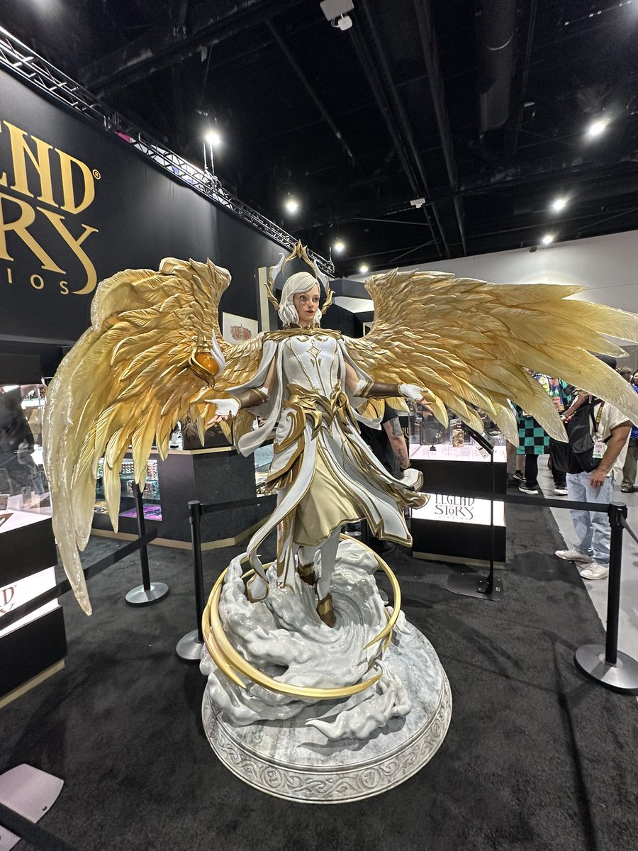 TheHigashi's tweet photo. @fabtcg did a great job with this new Prism statue. Truly a beautiful work of art!

#trusthigashi https://t.co/o6z6dRcS5A