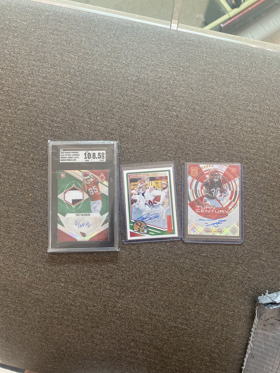LtownCardz's tweet image. A few pickups from the LCS today! Love the McBride patch @CardPurchaser