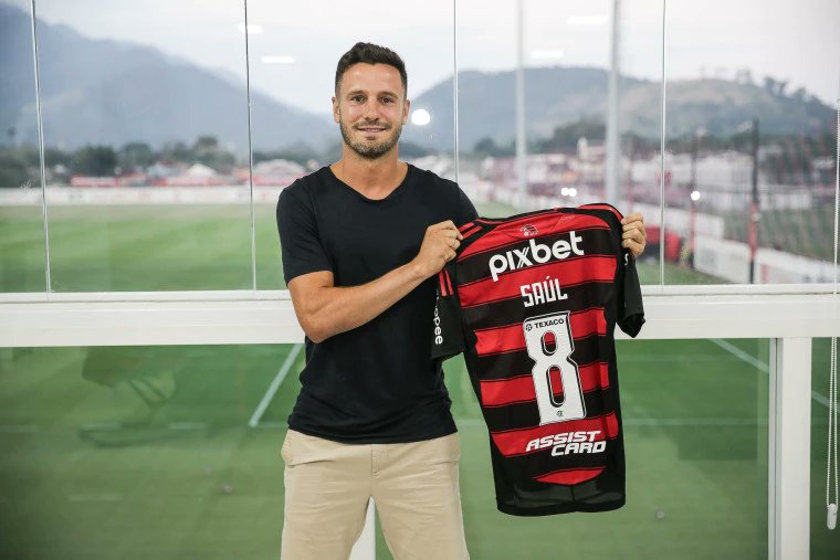 s1_live's tweet image. Apresentado, Saúl fala sobre adaptação ao Brasil e destaca grandeza do Flamengo s1live.com/noticia/2025/0…