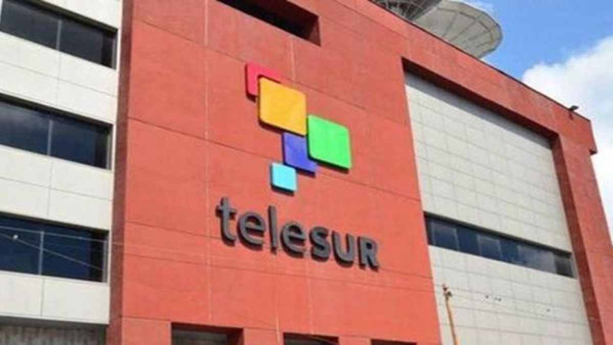 Presidente Maduro celebra 20 años de TeleSUR: Es la voz de un mundo nuevo que siempre florecerá

El presidente de la República Bolivariana de Venezuela, Nicolás Maduro, felicitó este jueves a los trabajadores y trabajadoras de TeleSUR, al cumplirse 20 años de su puesta en marcha