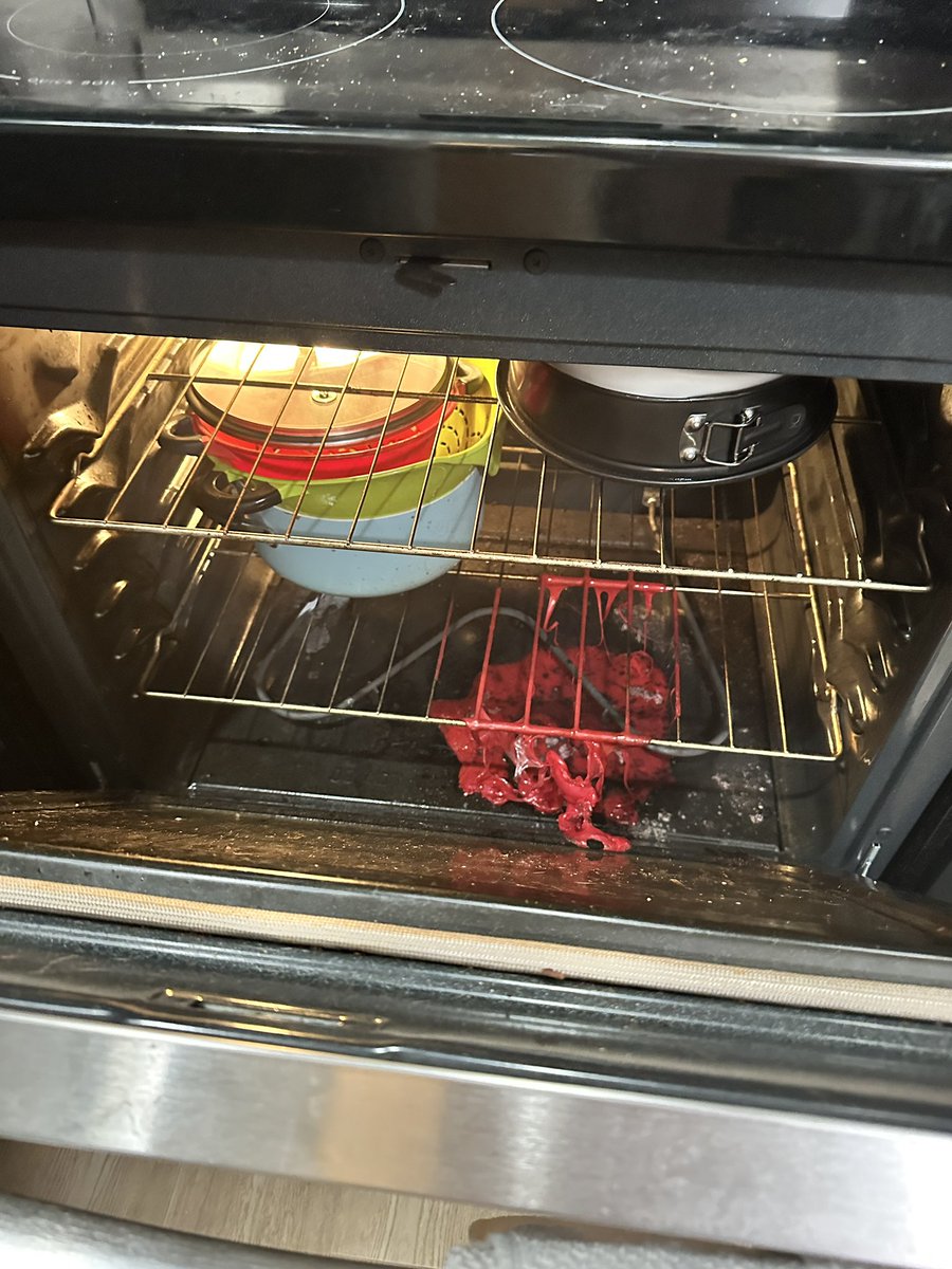 Teridax's tweet image. Whoever said women belong in the kitchen was a goddamn liar