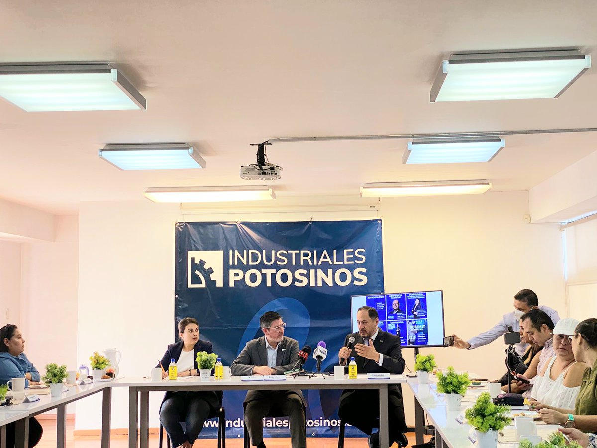 Luis Palafox (@l_pala) on Twitter photo Rueda de prensa 🎙 Rueda de prensa 🎙