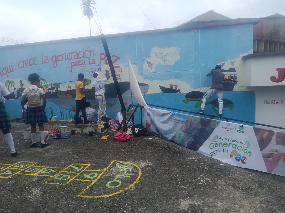 Astrid Cáceres tweet media