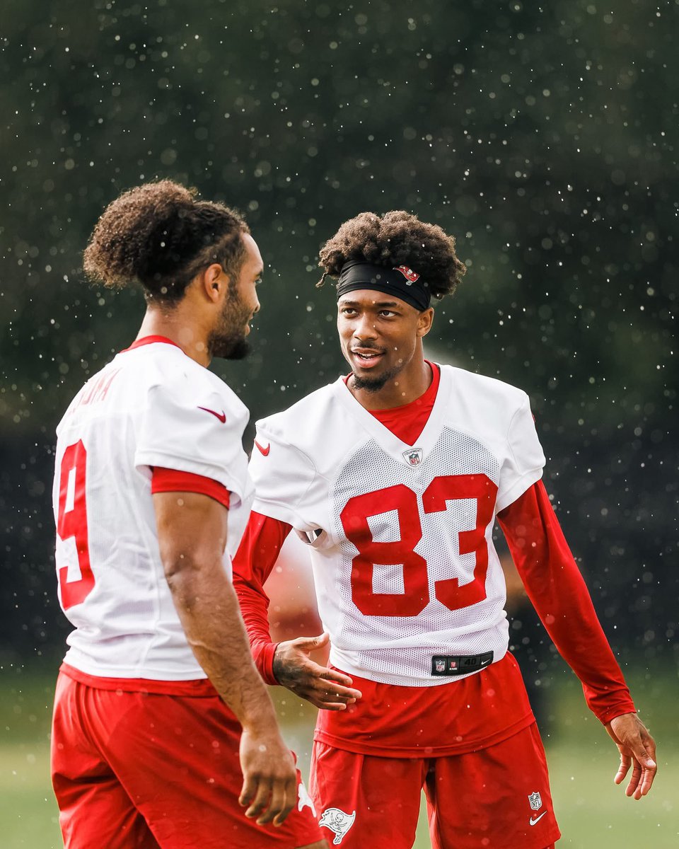 SleeperTBBUCS's tweet image. Call your shot‼️
Who will have a breakout performance this training camp for the Buccaneers?
#WeAreTheKrewe
📸: @Buccaneers