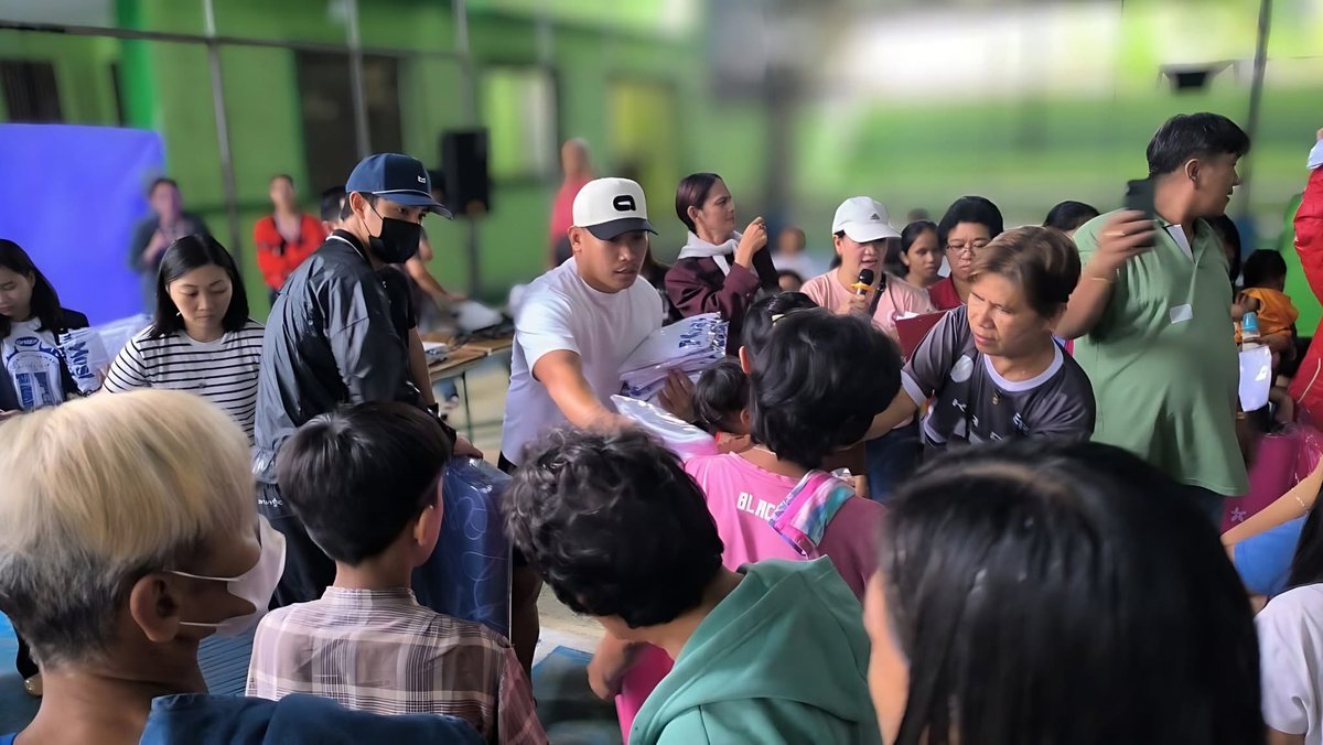 bubblies_usca's tweet image. DONNY, BELLE, AND THEIR KINDNESS.
Hindi lang sila artista. Donny and Belle are reminders that heroes wear humility. Serving Silang and Taytay with compassion and care.
DonBelle, thank you for your big hearts and helping hands.