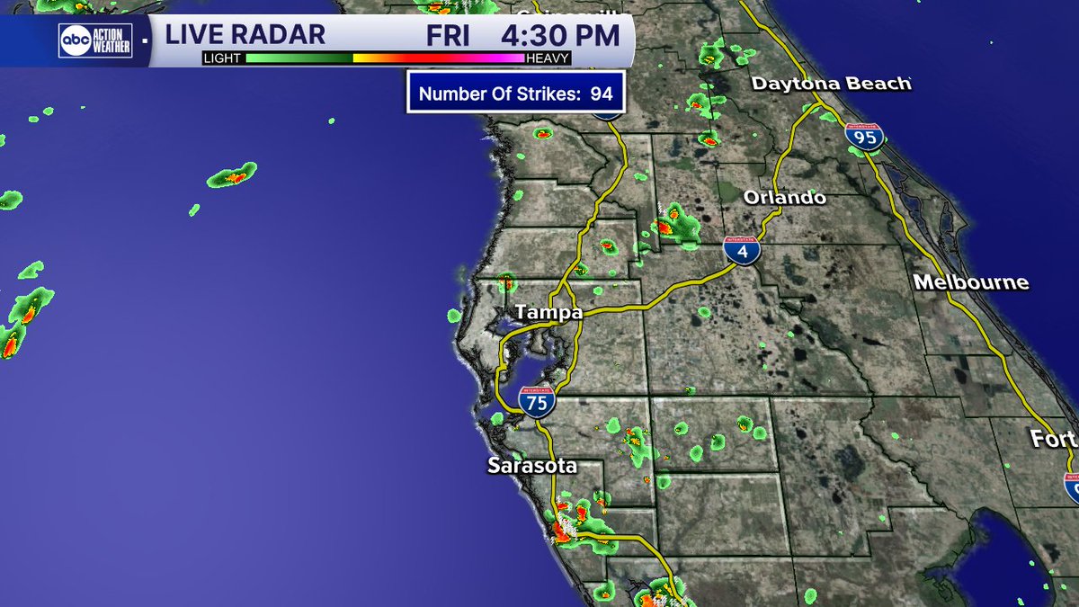 DenisPhillipsWx's tweet image. Showers and storms just beginning to pop up again. Anything that develops will eventually make its way back to the coast.