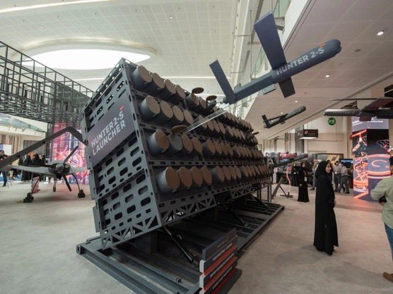 mustafa_agha's tweet image. الإمارات تصنع سربًا من الدرونز ينقضّ خلال 88 ثانية.
Hunter 2‑S ليست طائرة… بل منظومة ذكاء جماعي تهاجم بالتنسيق وتفكر قبل أن تنفجر تمتد لمسافة 45 كم.
صناعة إماراتية بالكامل 🇦🇪🇦🇪 @UAE_Follower