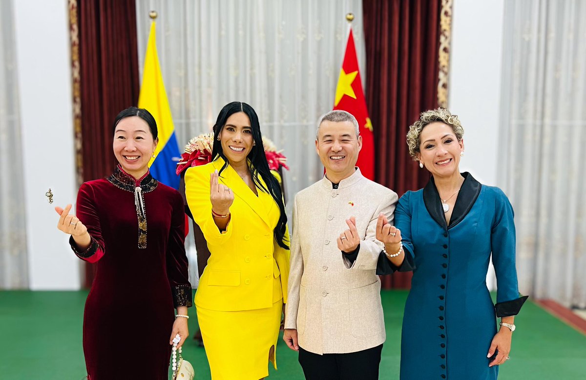 Cooperar con China no es solo traer tecnología: Es construir un futuro con autonomía digital, talento local y visión global.

👉🏼 La #TransformaciónDigital ya está ocurriendo, y Colombia está en el centro del cambio. 

#GobiernoDelCambio