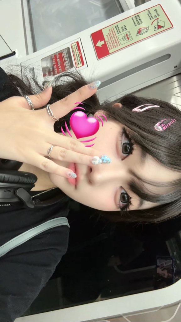 yeongnam02's tweet image. 나 씹덕영화 보러가는거라면 온몸으로 그캐릭터 좋아하는거 티내야하는 사람인데 킹투어보러갈때…<
야마다 료 상징컬러: 핑크 고 난 핑크색 옷이 없음… 핑크를 안좋아해 근데 집에 핑크체크셔츠 딱하나있어서 입었는데 진짜제발아니 개최악비주얼이고 마음닫음 지하철에서바로벗음