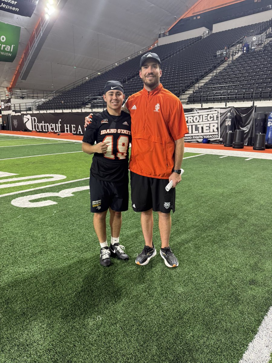Jackson Leibee (@j9leibee) on Twitter photo Had a great time at the <a href="/BengalGridiron/">Idaho State Football</a> Camp ! Thank you <a href="/CoachJT_ISU/">Coach Jake Thomas</a> for the opportunity of coming to the camp ! Also had a good talk with <a href="/ScottThiessen15/">Coach Scott Thiessen</a> .
<a href="/KingsburgF/">Kingsburg High School Viking Football</a> <a href="/David_Wilson09/">David Wilson</a> Had a great time at the <a href="/BengalGridiron/">Idaho State Football</a> Camp ! Thank you <a href="/CoachJT_ISU/">Coach Jake Thomas</a> for the opportunity of coming to the camp ! Also had a good talk with <a href="/ScottThiessen15/">Coach Scott Thiessen</a> .
<a href="/KingsburgF/">Kingsburg High School Viking Football</a> <a href="/David_Wilson09/">David Wilson</a>