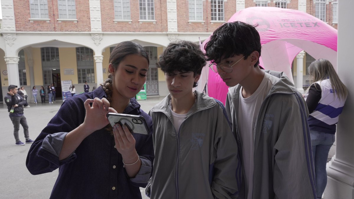 ICETEX's tweet image. ¡#ImpulsandoOportunidades en #Bogota! ⛪
Hoy estuvimos en el Colegio Salesiano León XIII llevando nuestra oferta para el acceso a la educación superior y las oportunidades de formación complementaria de #ComunidadICETEX. #QueLoPrimeroSeaEstudiar 📚✨