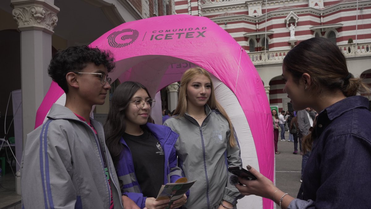 ICETEX's tweet image. ¡#ImpulsandoOportunidades en #Bogota! ⛪
Hoy estuvimos en el Colegio Salesiano León XIII llevando nuestra oferta para el acceso a la educación superior y las oportunidades de formación complementaria de #ComunidadICETEX. #QueLoPrimeroSeaEstudiar 📚✨