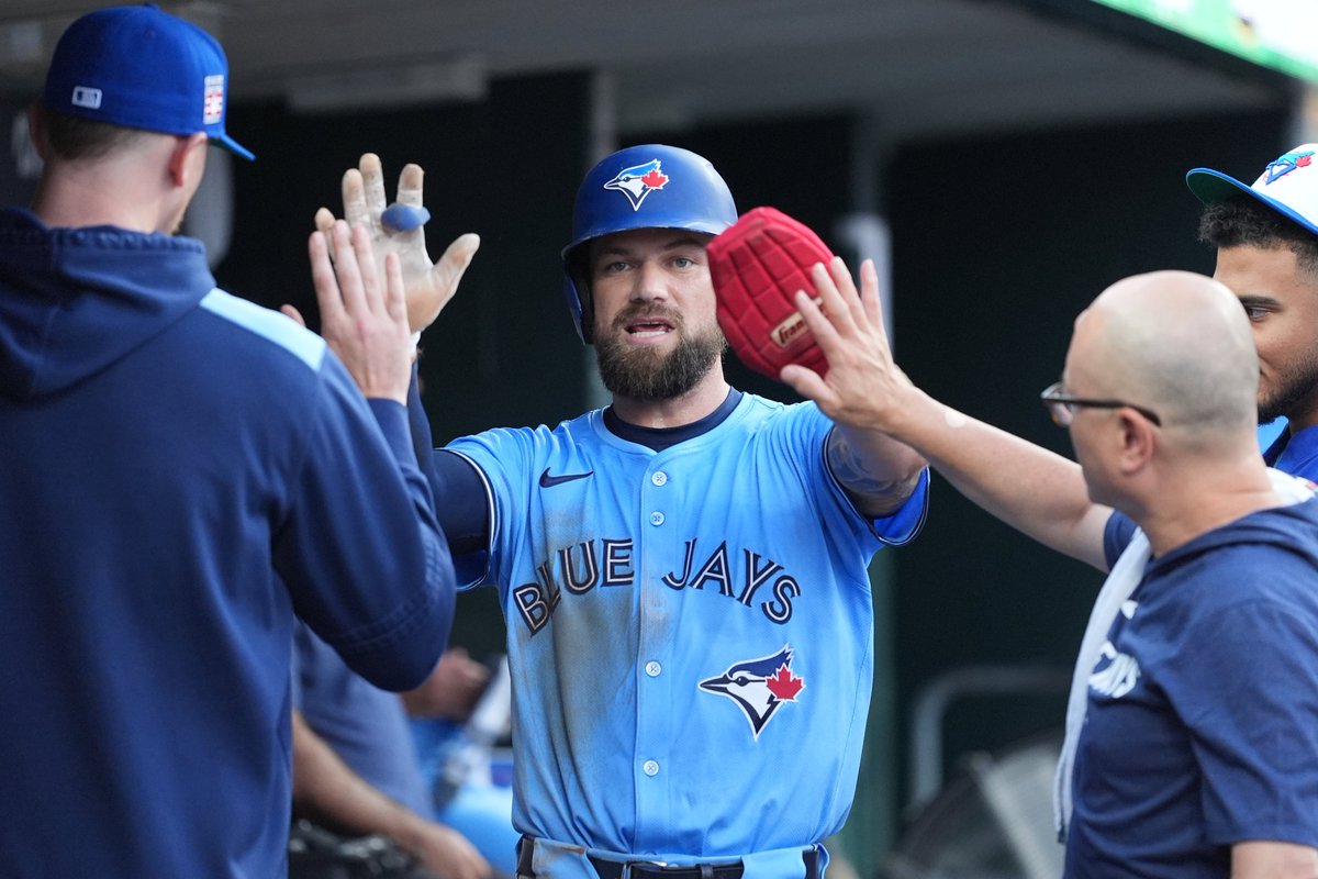 At 62-42, the Blue Jays now own MLB's best record

The last time Toronto was the best team in baseball this late into a season was in.....

1992

#LightsUpLetsGo