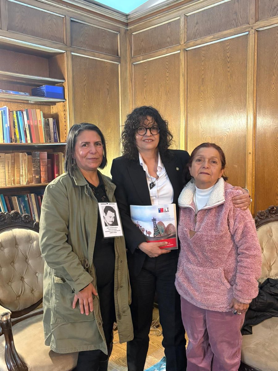 Pasado_Reciente's tweet image. La directora de la SDHPR, Alejandra Casablanca, cerró su visita oficial a Chile con reuniones clave con la Subsecretaría de DDHH, ONU-DH, familiares de Cerro Chena y el Consejo Consultivo.
Una agenda intensa, de memoria, verdad y justicia.
#NuncaMás #MemoriaRegional