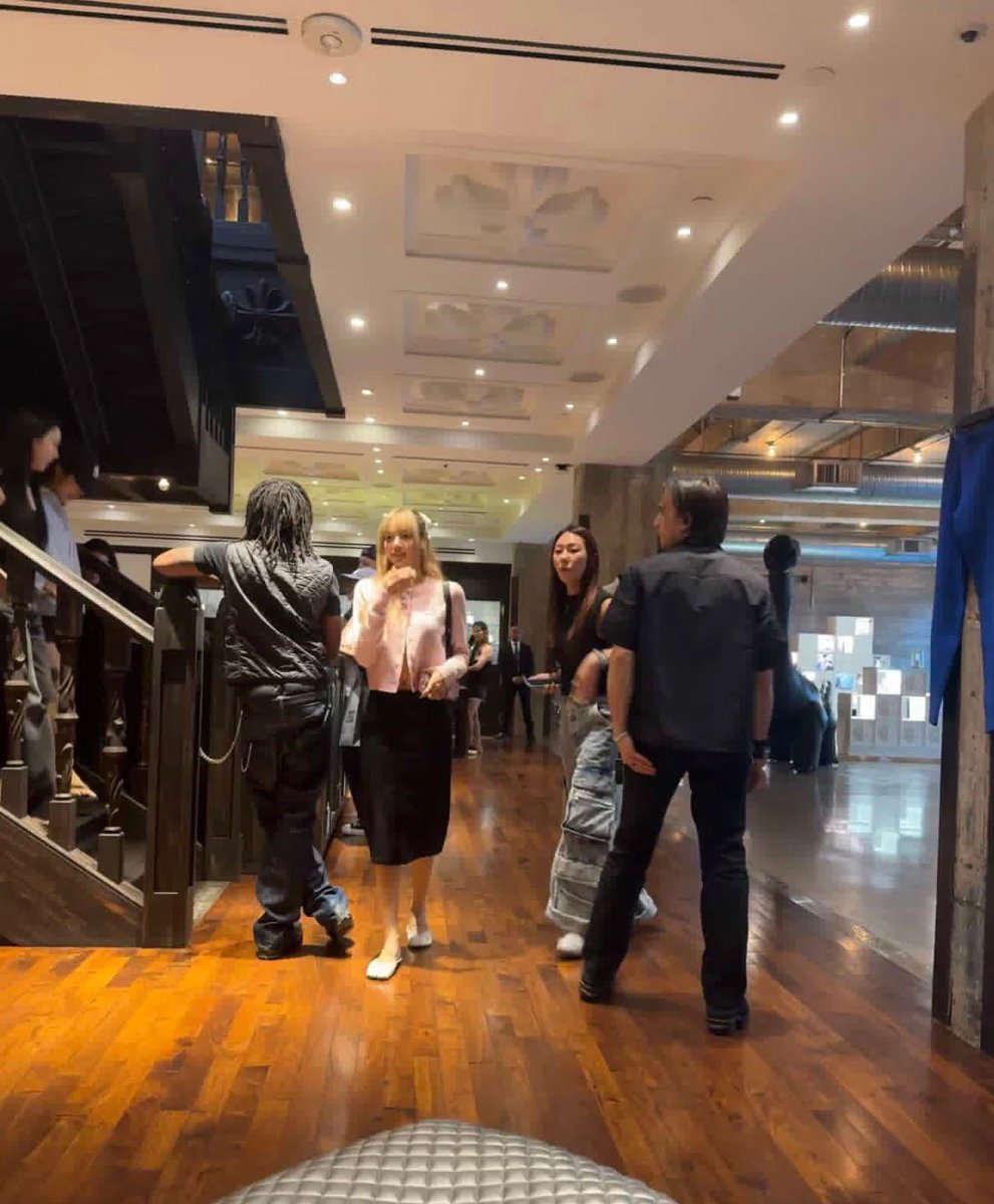 adisjks's tweet image. LISA was spotted at a Chrome Hearts store. she loves that brand.😭