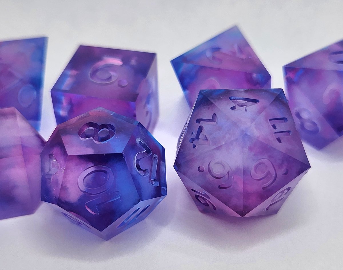 Sinnamon_Dice's tweet image. Sunset Dice Set
#dnd #ttrpg #handmadedice #dice #dungeonsanddragons