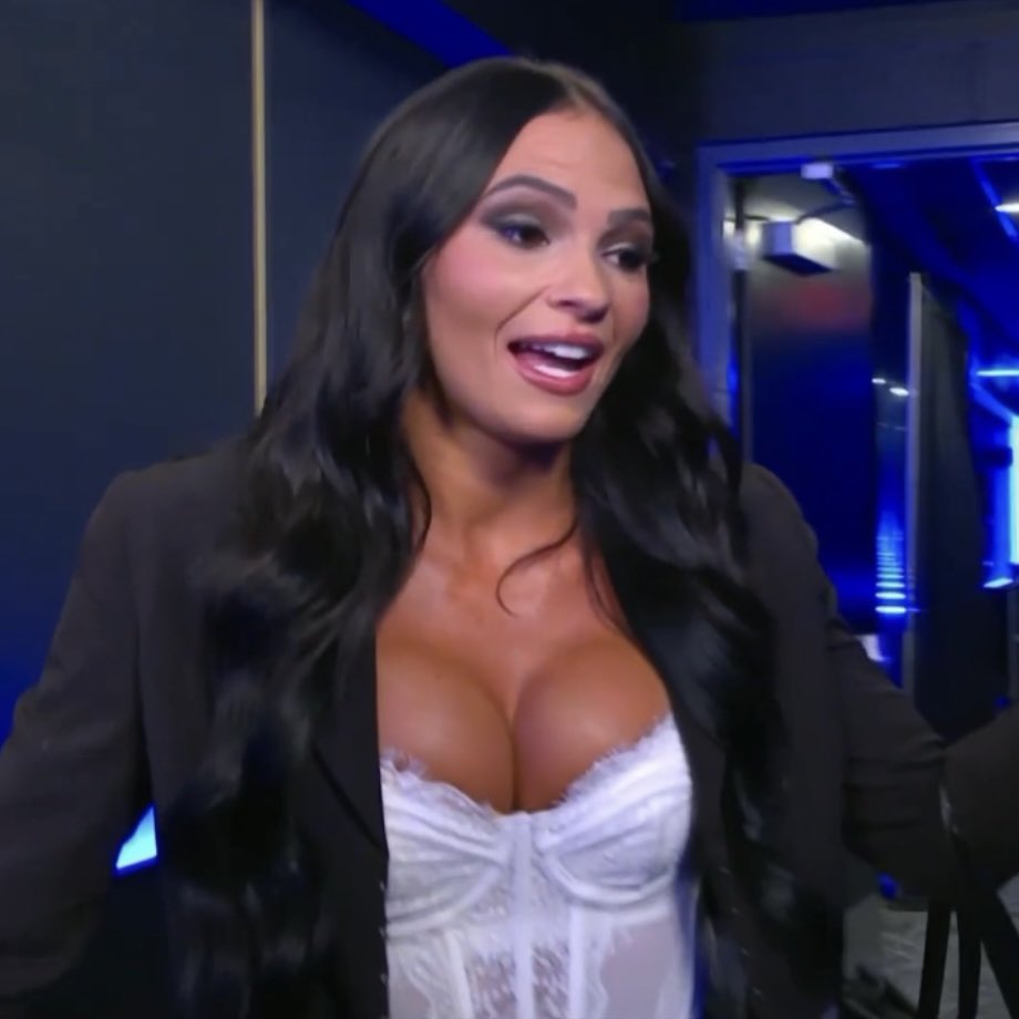 iamerickguerra's tweet image. Welcome back, @kianajames_wwe 👏🏻
• #wwe #kianajames #smackdown