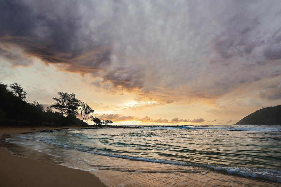 ImagesByJonEvan's tweet image. Photography from Hawaii at a beach during sunrise. #art #landscapephoto #naturelovers #artlovers #landscapelovers #photography #travel #vacation #hawaii #homedecor #wallart #art4sale #artistry #nature #giftideas Please refer to link for info and pricing buff.ly/3Mu3ngk