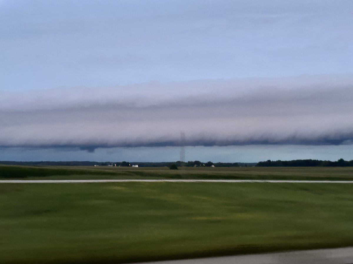WxMidwest's tweet photo. @StormCat5_ Yesterday Morning in SE Iowa https://t.co/lK1pIv1B8o