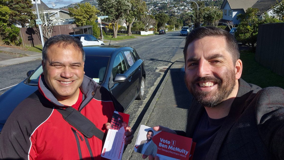 ponekeben's tweet image. YCBDIWOAGD - You Can&apos;t Beat Doorknocking In Wellington On A Good Day. 👍🚪☀️

Hit the pavement in Grenada Village with our Te Whanaganui-a-Tara Ward candidate Matthew Reweti.

It&apos;s not every day you get invited into a residents backyard to bask in the sun while talking politics!