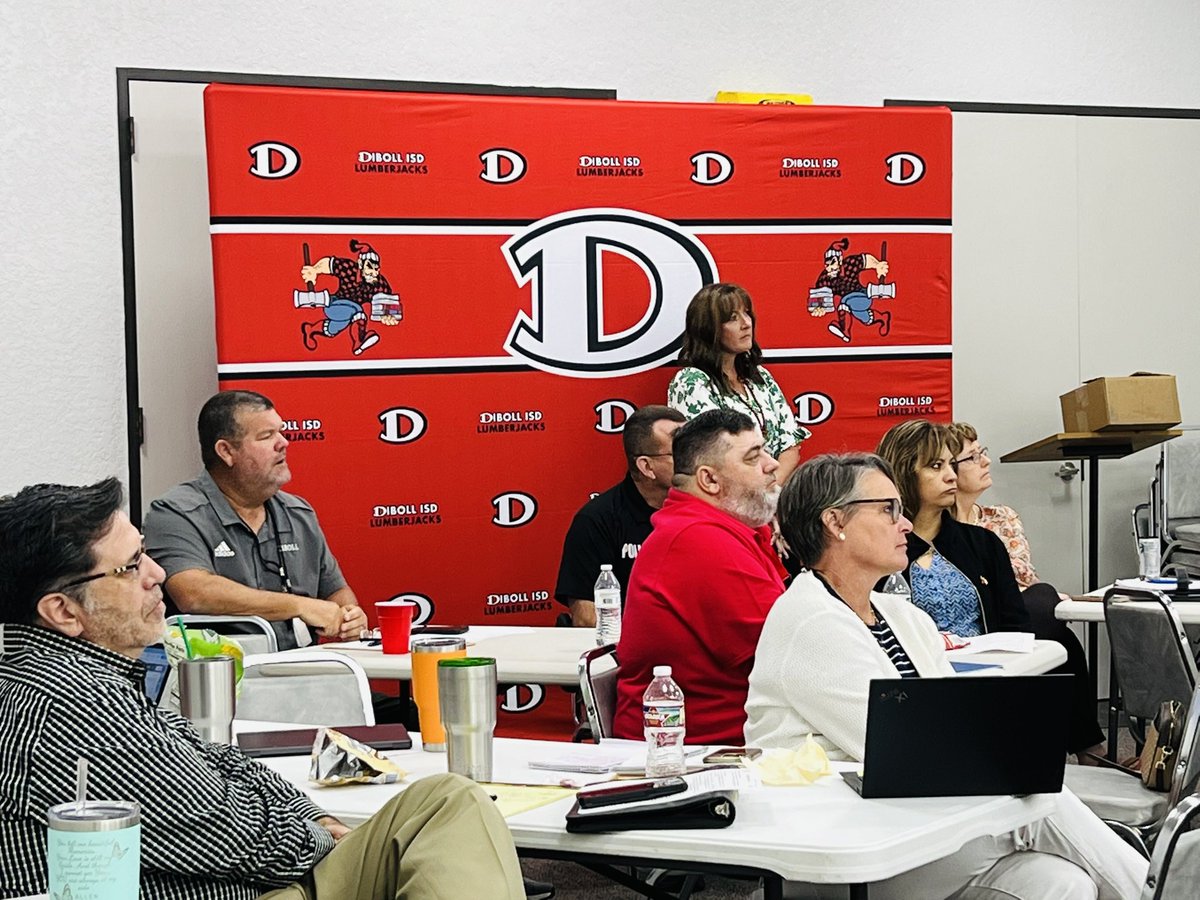 IgorGusyakov's tweet image. Diboll ISD’s leadership team kicked off the year with a high-energy bootcamp filled with learning, vision, and team-building — and we’re more ready than ever to welcome back our teachers, staff, and students! #DibollISD #DibollLumberjacks #RootedInVision